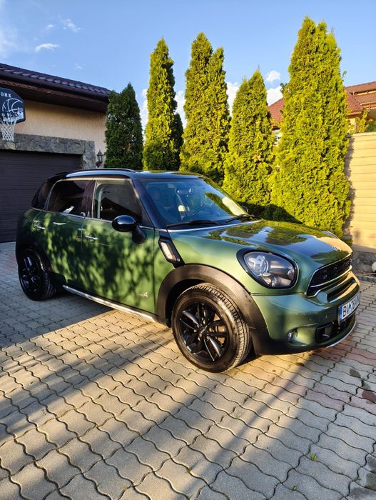 Vând Mini Cooper Countryman