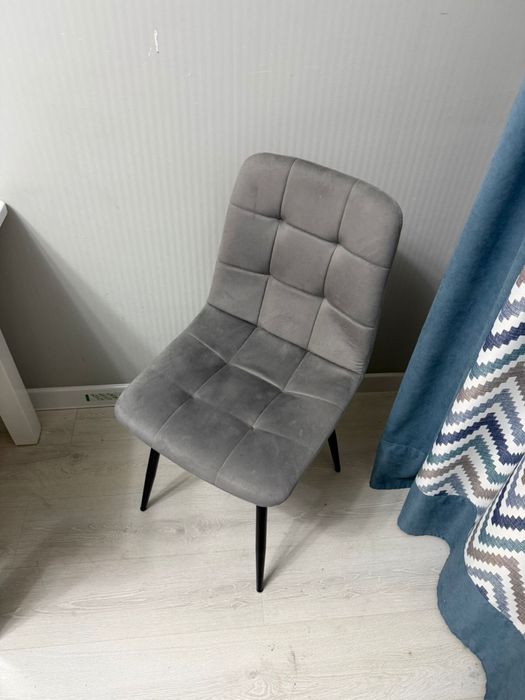 Стол со стульями