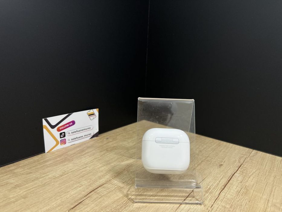 Apple AirPods 4 Second-Hand Foarte Bun 2 ani garanție, Telefoane Mures