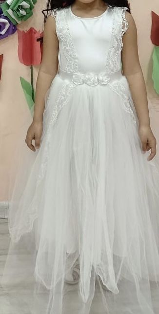 Пышное белое платья