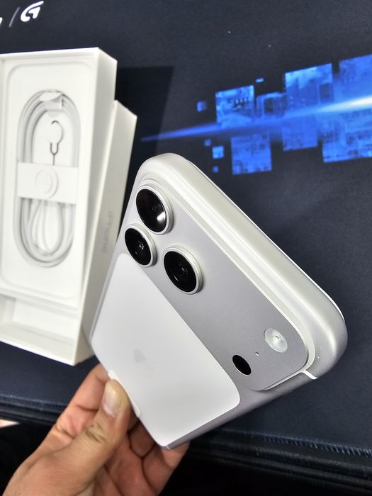 Iphone 17 Pro Max 2TB Silver 1-Sim ZA/A