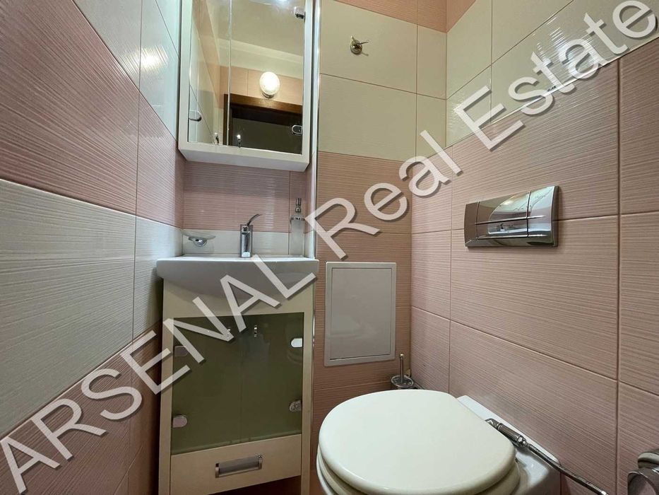 Многостаен апартамент под наем, Гео Милев