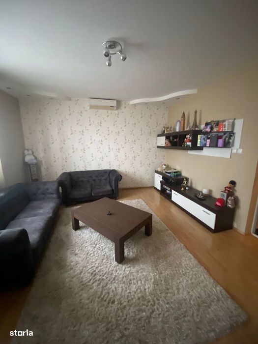 De vanzare CASA cu 3 hale in curte cu 16 ari teren la DN
