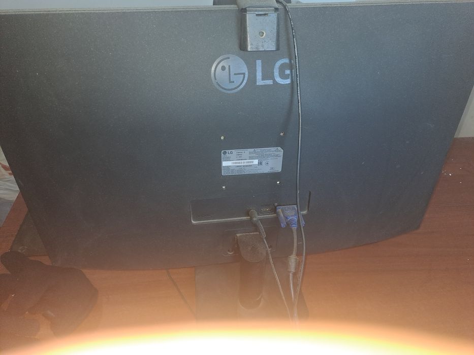 Монитор LG срочно продам