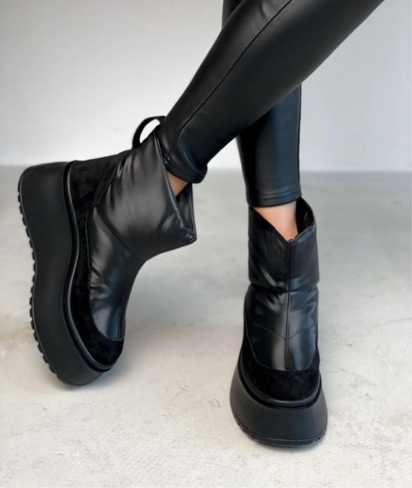 Продам дутики ( нескользящие)