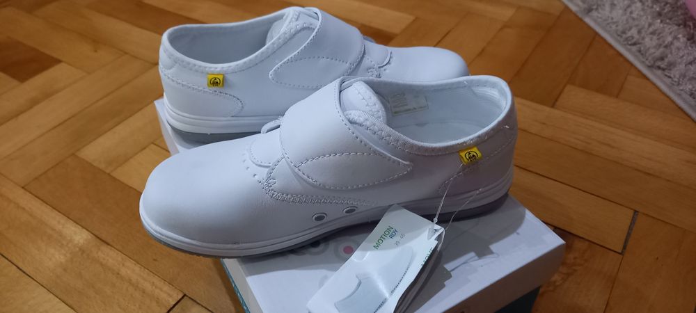 Бели маратонки обувки OXYPAS НОВИ Санитарни/ медицински