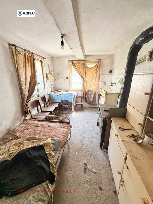 Къща в Враца, област-с.Синьо бърдо площ 144 цена 17000