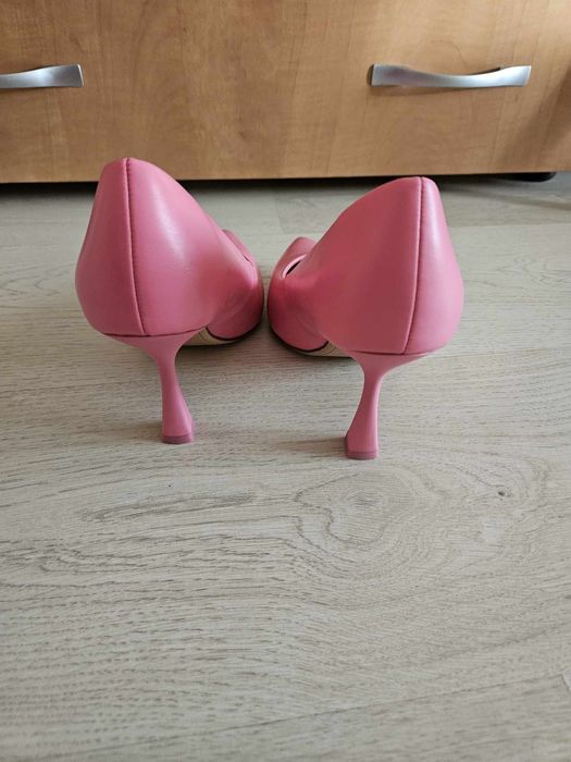 Нови обувки Tamaris