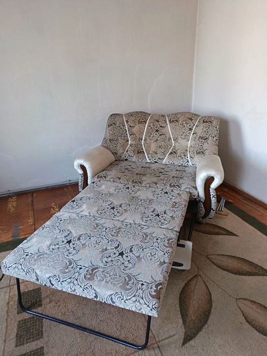 Продам мини диван.