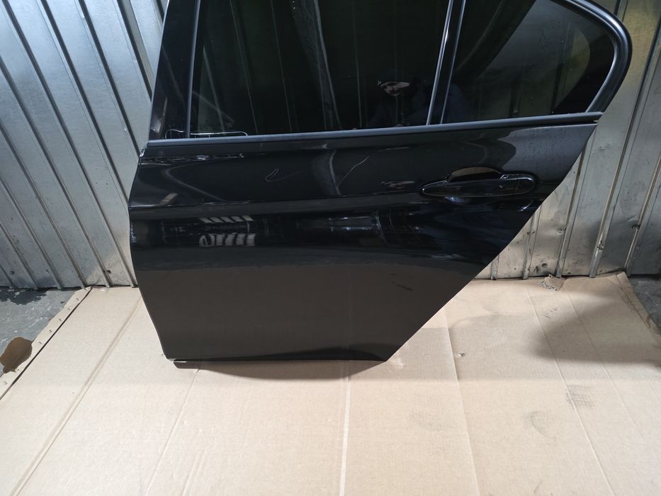 Ușă față spate stânga dreapta BMW seria 3 F30 f31 culoare negru 668