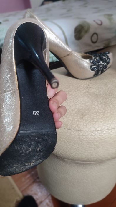 Туфли бесплатно, можете забирать.