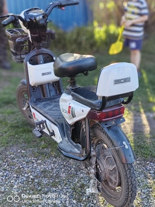 Продаю электро скутер SK 8