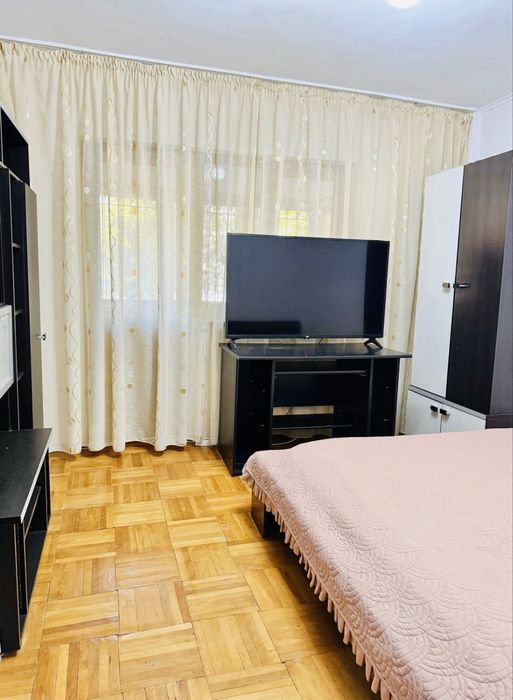 Vand apartament 3 camere parter