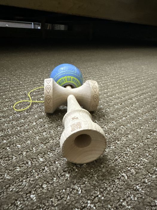 Kendama hun urilizata semnata de Xremus