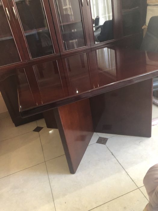 Стол переговоров офисный.