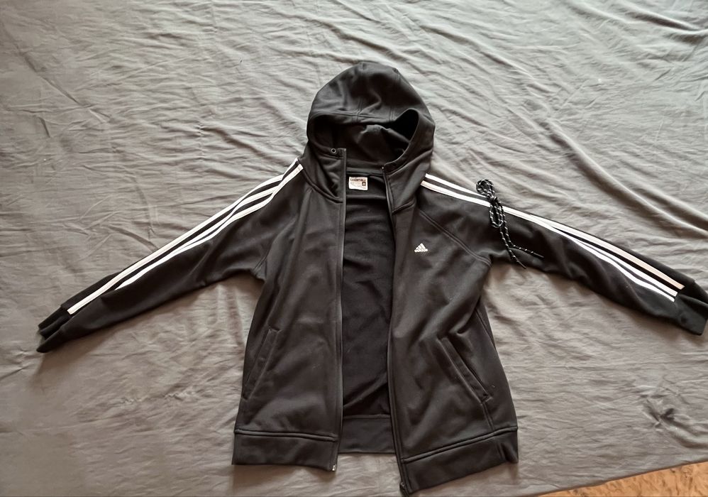 Продам Адидас размер XL