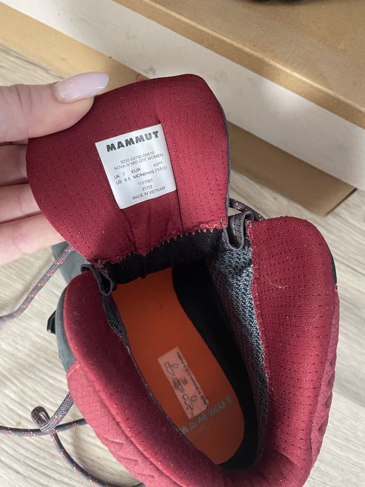 Продам ботинки 40 р., женские.