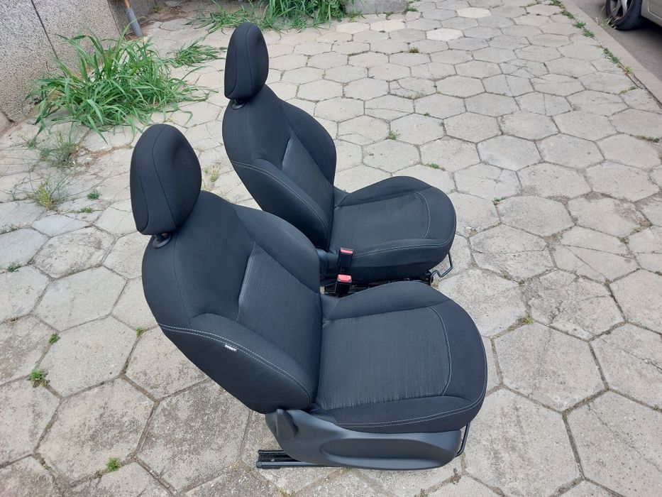 Седалки за Пежо 208