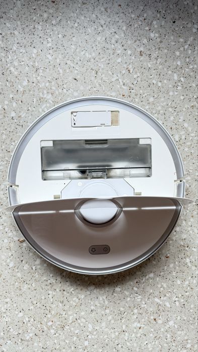 Продам робот-пылесос Roborock S5 max