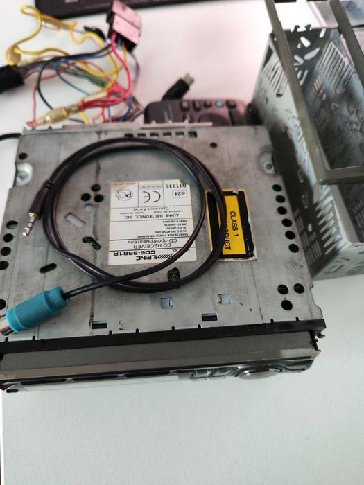 Радио Alpine CDE - 9881R + Дистанционно + Aux кабел