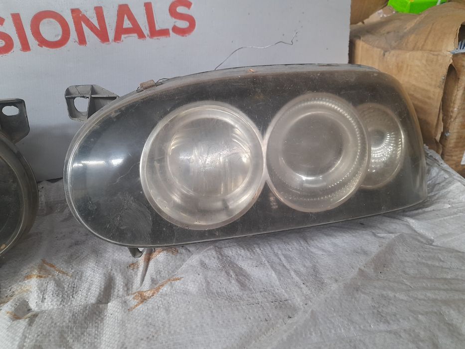 Фары на БМВ  3  б/у