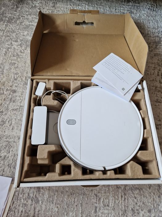 Робот пылесос Робот-пылесос Xiaomi Mi Robot Vacuum-Mop Essential