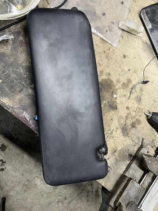 Козырьки е34 черные