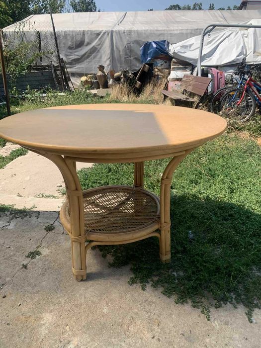 Set de gradina din ratan masa cu doua scaunr