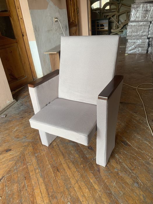 театральные кресла. кресла в зал