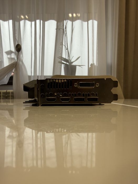 ASUS 1080 видеокарта