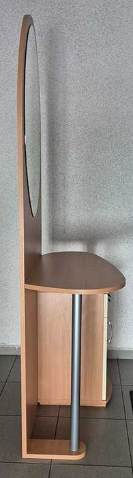 Тоалетка с огледало