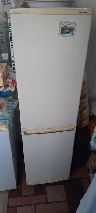 Продаётся 2 холодильник