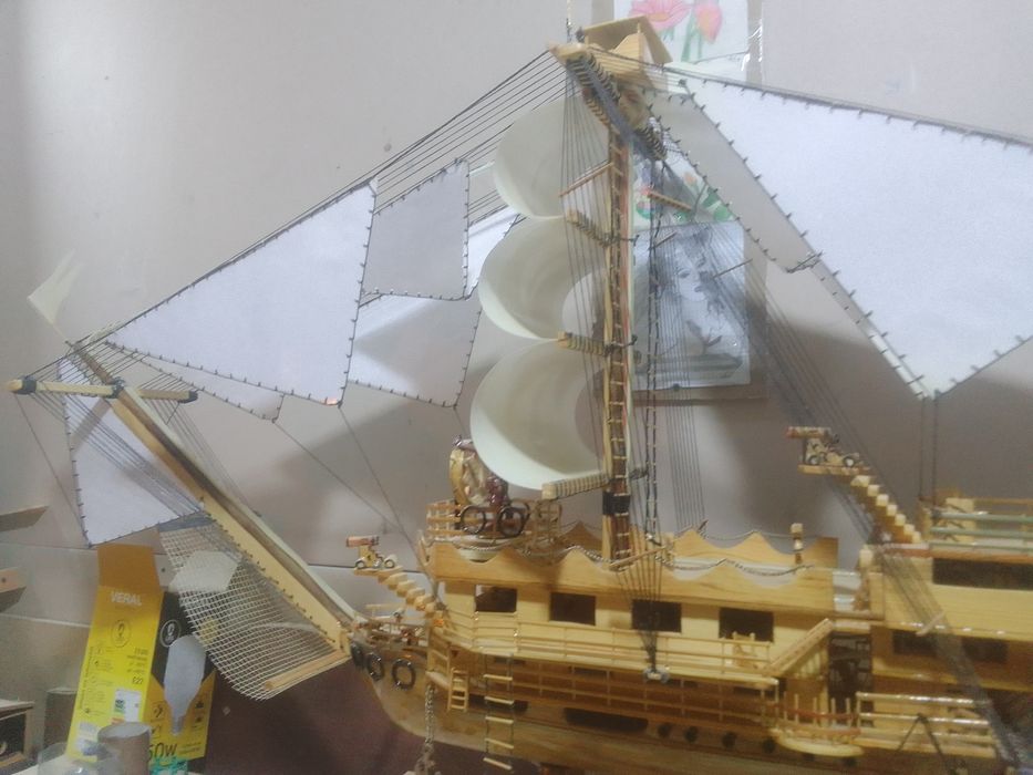 Olislarga qoʻyiladigan kema maketi