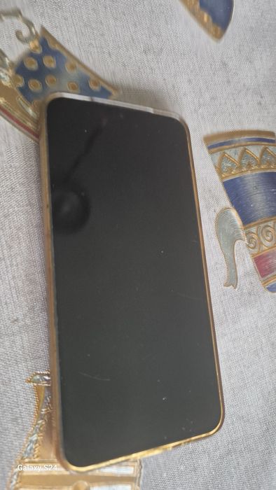 Samsung s 23  utilizat. Prezinta mici uzuri. Perfect functional.