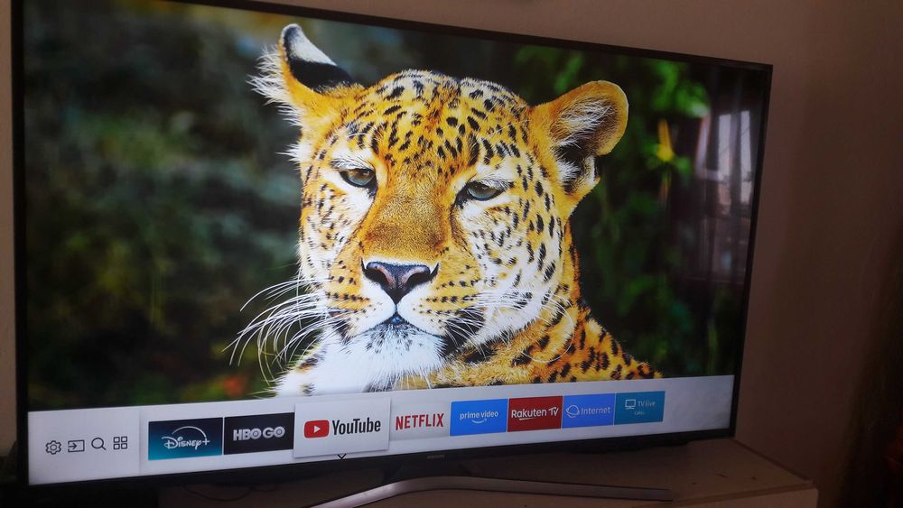 vand schimb samsung smart  tv 4k .139cm