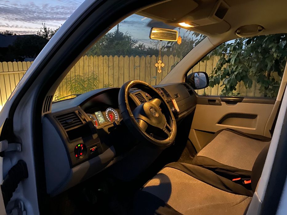 VOLKSWAGEN Transporter 2012 — imagine 3