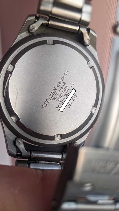 Ceas Citizen Oxy Eco-Drive Titanium diver bezel stil busola