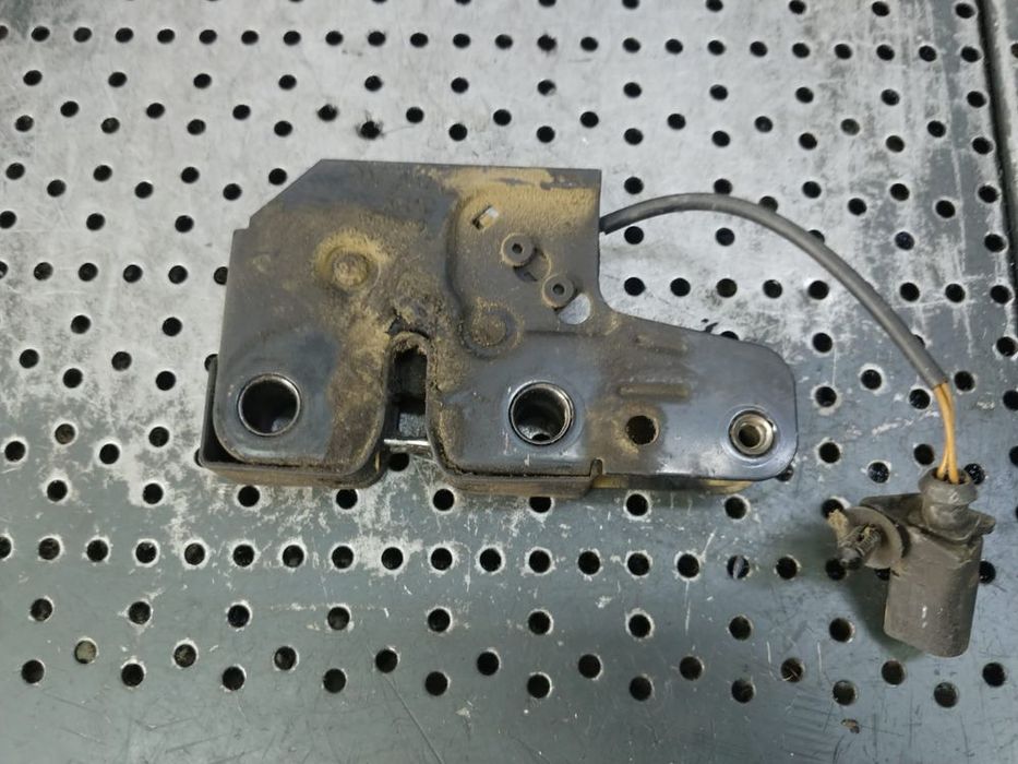 broasca capota  vw polo 9n