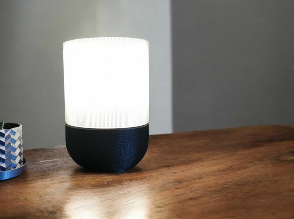 Нощна Лампа – Стил и Уют за Вашия Дом