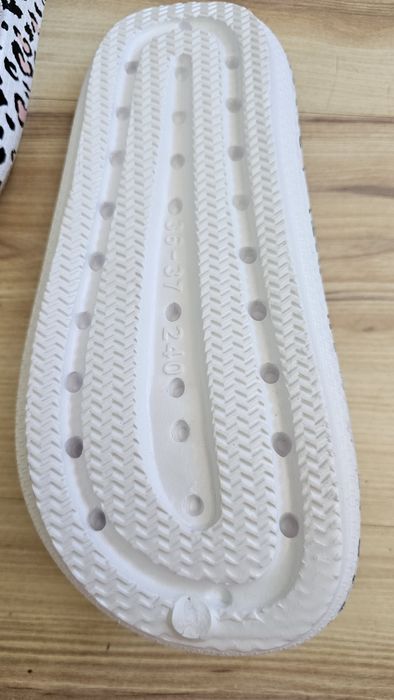 Джапанки чисто нови. Леопардов десен