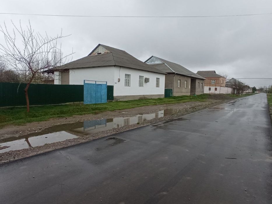 Guliston shahri ulg'obodda  hovlili uy sotiladi