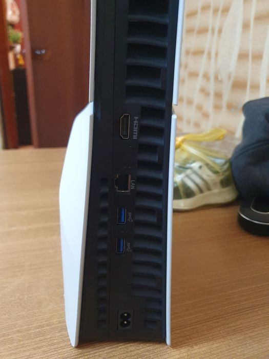 Продам Sony Playstation 5 slim срочна