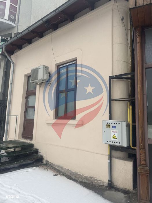 Casă ultracentrală, stradală – ideală pentru birouri sau spațiu comerc