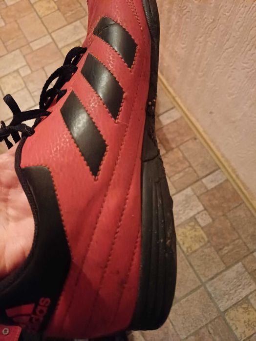 футболни обувки adidas