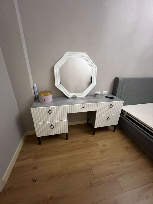 Кровать 1800/2000 + тумба с зеркалом