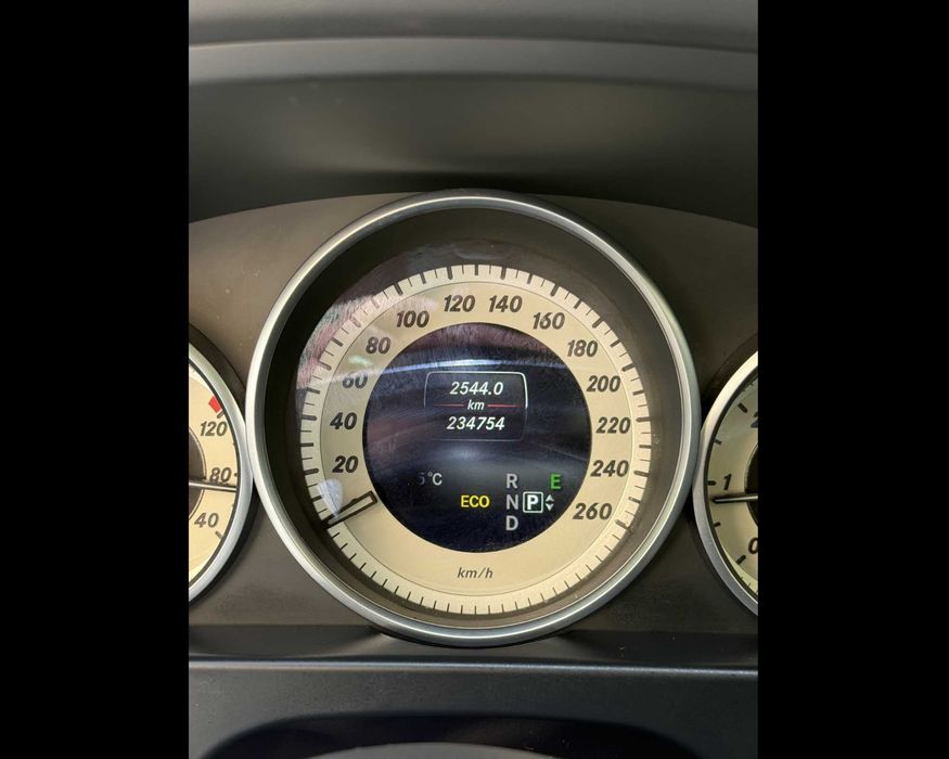 Mercedes-Benz E220d 4x4 EditionE | Full Options | AMG Pack | Masaj in Scaune