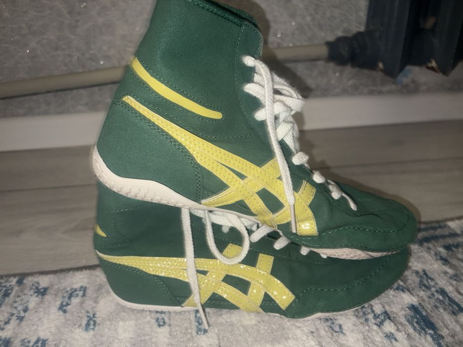 Борцовки Asics продаю
