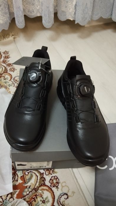 Кроссовки Новые, под  Ессо 44 разм