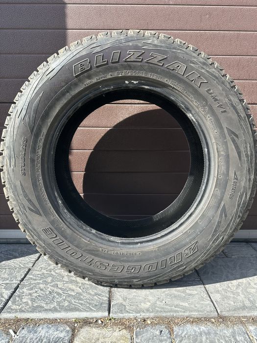 Зимние шины Bridgestone Blizzak 275/60 R18