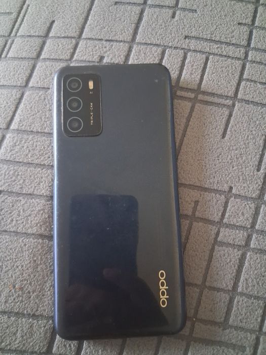Продам сотвы телефон OPPO A 16
